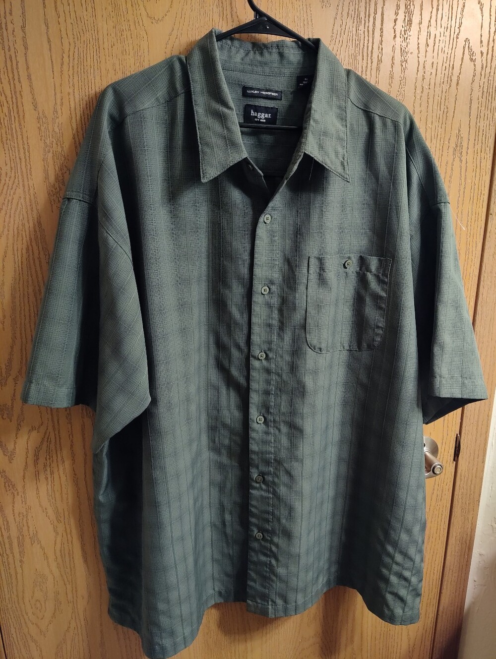 Haggar Men's Olive Green Short-Sleeve Button-Down Shirt